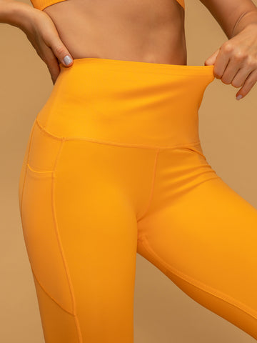 Zero Gravity Mid Waist Soft Pocketed 7/8 Leggings