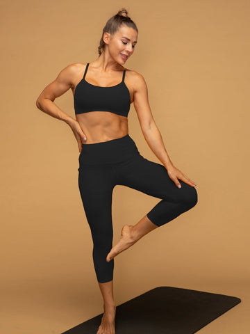 Thin Strap Sport Bra & Cropped Pocketed Leggings Set